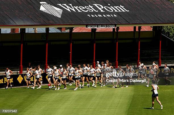 General view of the Hawthorn Hawks in training at the North Hobart Oval during the clubs AFL Community Camp on February 7, 2007 in Hobart, Australia.