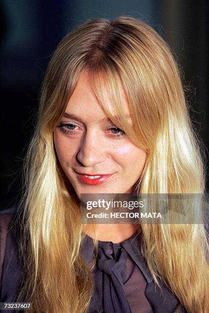 Los Angeles, UNITED STATES: Actress Chloe Sevigny poses for photographers as she arrives to the premiere of "Starter for 10" in Hollywood, CA 6...