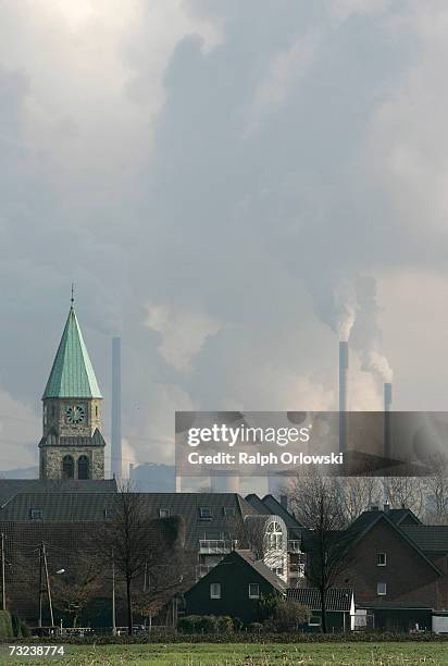 General view of the coal-fired power station fed from the coal mine Prosper-Haniel of "Deutsche Steinkohle" on February 6, 2007 in Bottrop, Germany....