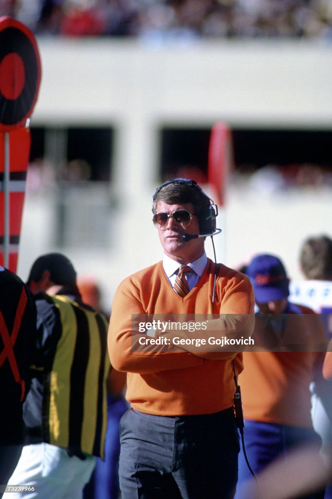 Dan Reeves Bodybuilder Head coach Dan Reeves of the Denver Broncos on the sideline during a ...