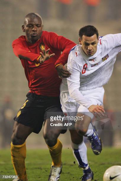 Red Devils' Gaby Mudingayi vies with Czech Republic's Marek Matejovskyduring their friendly football match 07 February 2007 in Brussels' King...