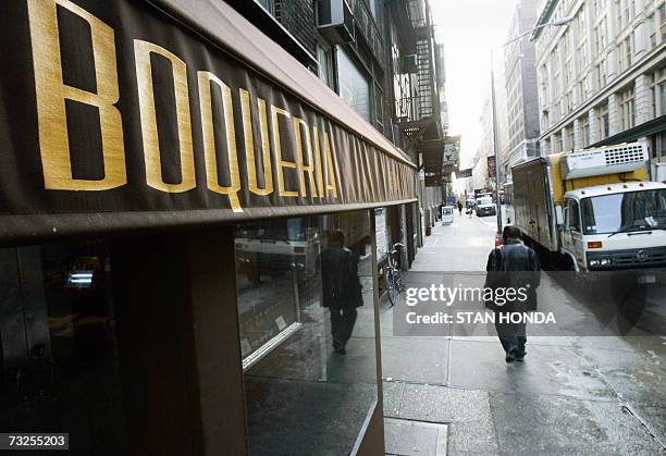 New York, UNITED STATES: TO GO WITH AFP STORY BY ALFONSO LUNA-EEUU-SPAIN-BARCELONA CONQUERS A PLACE IN THE HEART OF NEW YORKERS: Named after a street...