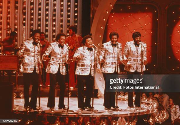 American soul vocal group The Spinners perform on the NBC TV show The Midnight Special, circa 1975. Left to right: Henry Fambrough, Bobbie Smith,...