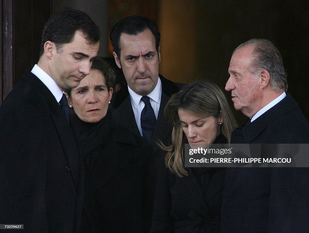 (L-R) Members of the Spanish Royal famil...