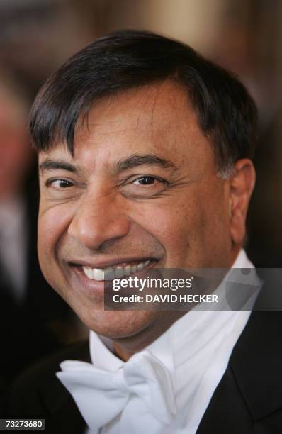 Arcelor Mittal Indian CEO Lakshmi Mittal smiles as he waits for the beginning of the traditional so-called "Schaffermahl" 09 February 2007 in Bremen,...