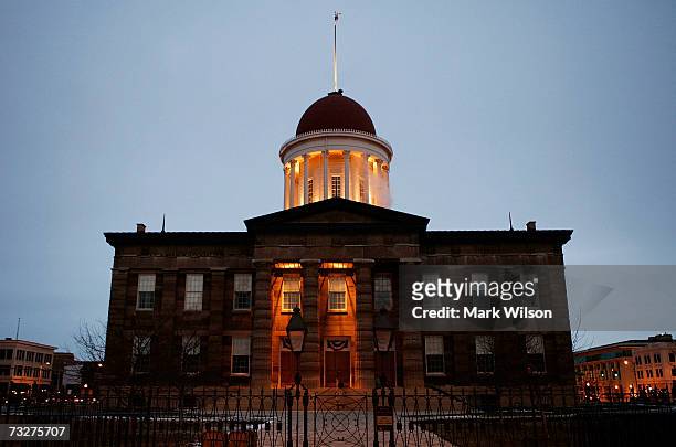 The historic Illinois State Capitol building is seen February 9, 2007 in Springfield, Illinois. Sen. Barack Obama has scheduled a rally February 10...