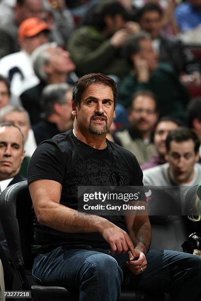 Owner Mark Cuban of the Dallas Mavericks looks on during the game against the Chicago Bulls on January 25, 2007 at the United Center in Chicago,...