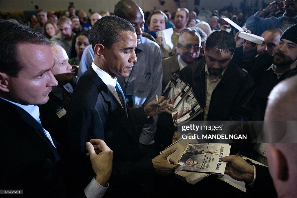 US Democratic presidential hopeful Senat...