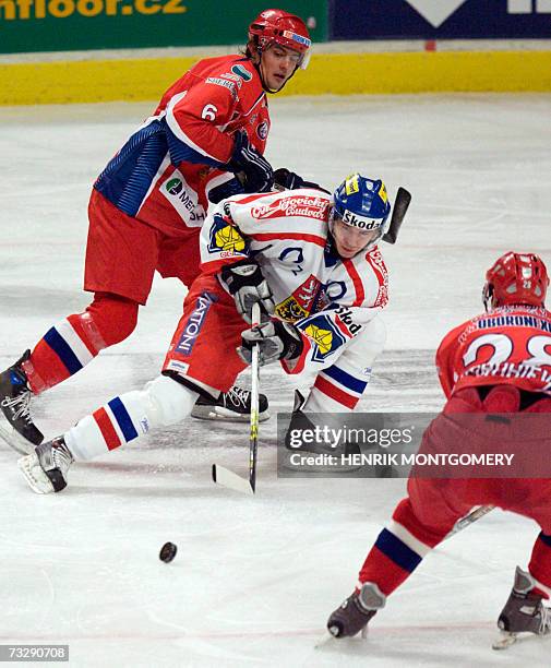 Netik Parte 154 Lg Hockey Games Photos & High Res Pictures - Getty Images