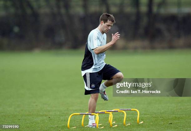 Michael Owen goes through his paces, training in his first Newcastle United running session on February 2007 in Newcastle-upon-Tyne, England. Owen...