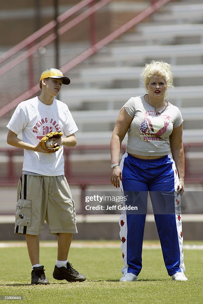 Anna Nicole Smith Plays In A Charity Softball Game