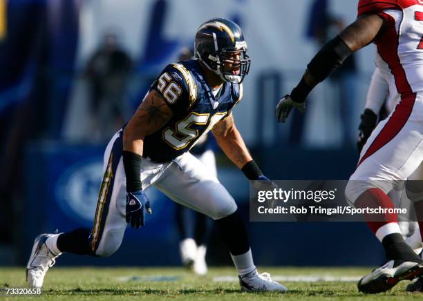 Linebacker Shawne Merriman of the San Diego Chargers rushes the passer against the Arizona Cardinals at Qualcomm Stadium on December 31, 2006 in San...