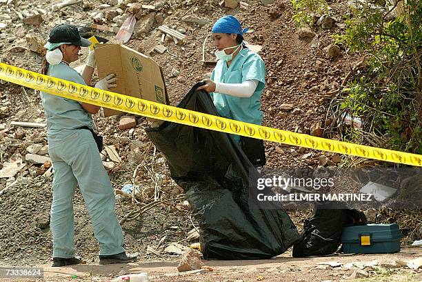 Tegucigalpa, HONDURAS: Agentes de investigacion de la Fiscalia Contra el Crimen Organizado de Honduras y policias colombianos participan de un...