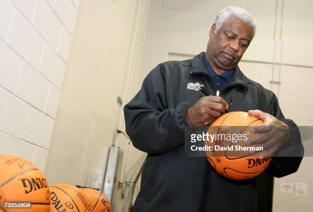 Legend Oscar Robertson signs autographs before the T-Mobile Rookie Challenge at NBA All-Star Weekend on February 16, 2007 at the Thomas & Mack Center...