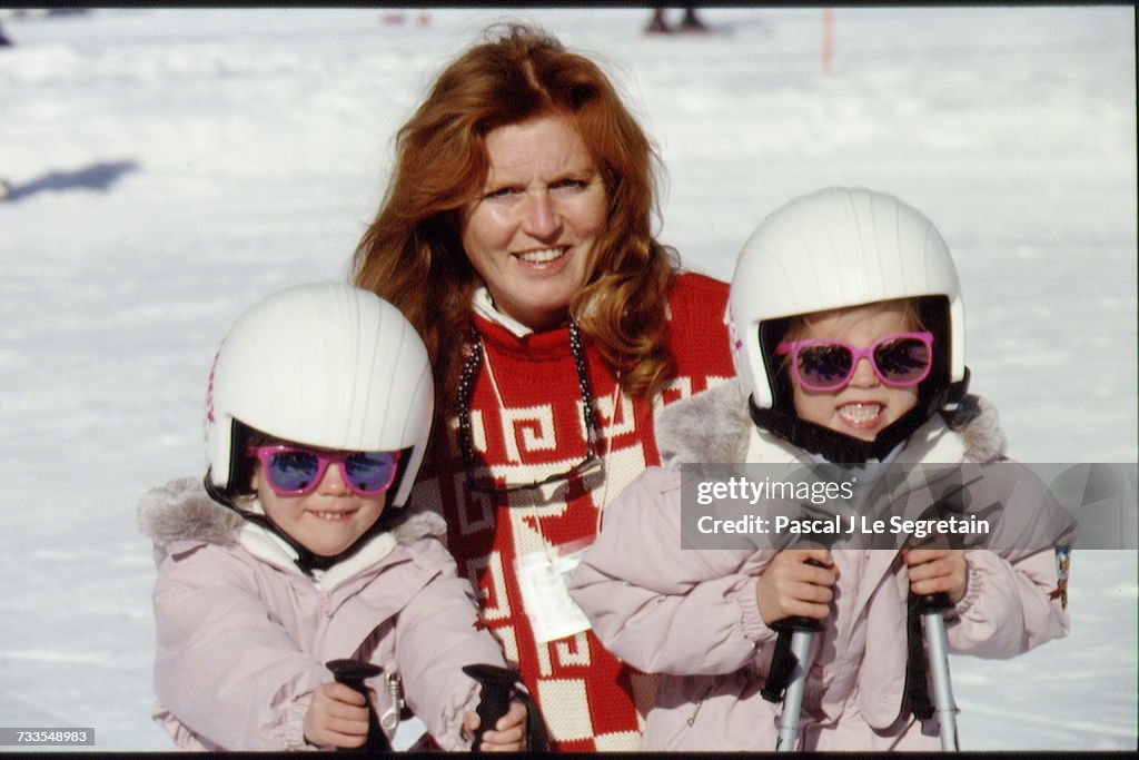 THE DUCHESS OF YORK AND HER DAUGHTERS SKIING