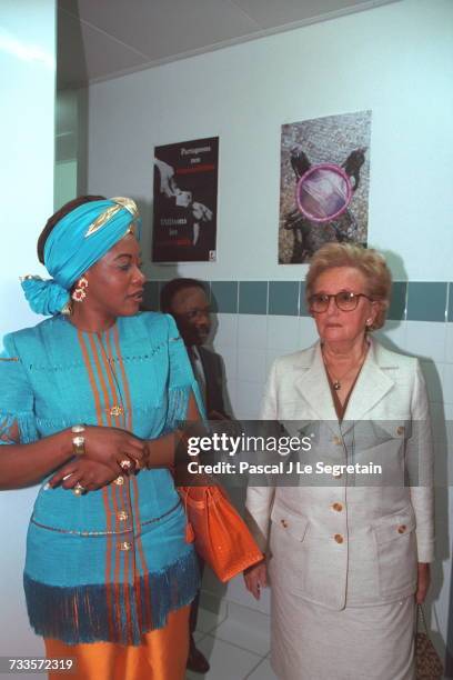 Bernadette Chirac and Edith Lucie Bongo at the inauguration of the AIDS Center in Libreville.