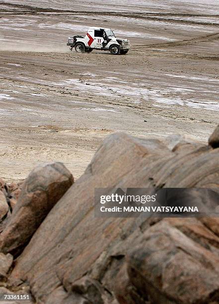 Indian Rally Driver 1,244 Desert Rally Car Stock Photos, High-Res Pictures, and Images ...