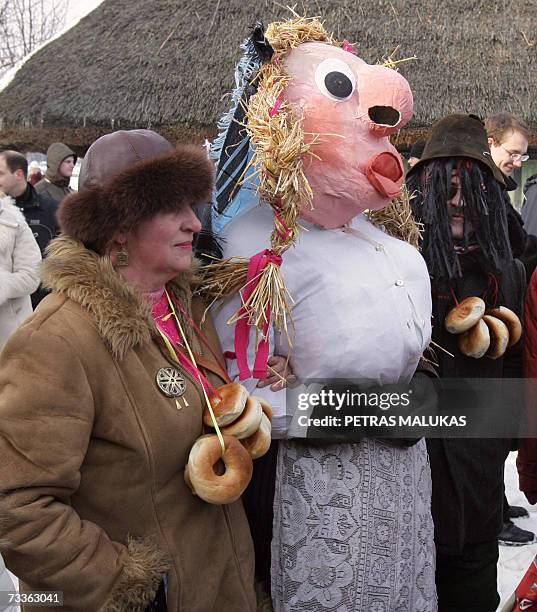 People attend 18 February 2007 the traditionnal 'Uzgavenes' celebrations, the farewell to winter, which comes on the seventh week before Easter, in...