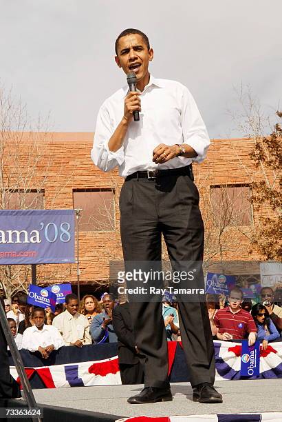 Senator Barack Obama speaks at the Obama 2008 Presidential Campaign Stop at the Clark County Government Center February 18, 2007 in Las Vegas,...