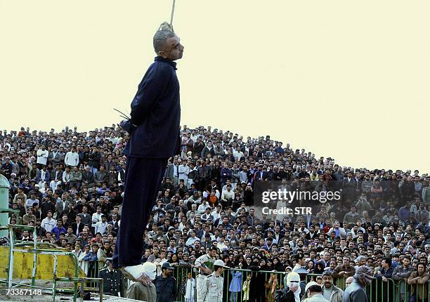 Iranian Nosrallah Shanbeh-Zehi is hanged in public in the Iranian border city of Zahedan, 19 February 2007. Iran today hanged in public Shanbeh-Zehi,...