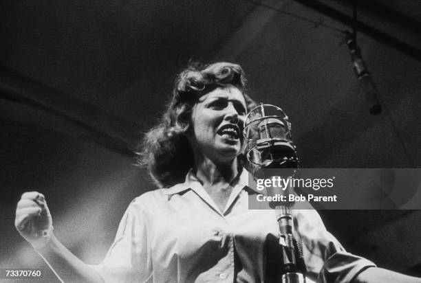 American jazz singer Anita O'Day on stage at the Newport Jazz Festival, Rhode Island, 6th July 1958.