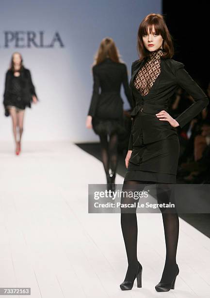 Perla Model O2 La Perla Runway Milan Fashion Week Fw Photos and Premium High Res ...