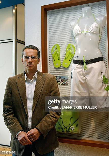 Le directeur general d'Arena TDP Nicolas Preault pose le 20 fevrier 2007 a Libourne, dont la direction de l'usine de maillots de bain Arena a annonce...