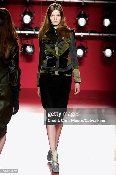 Model walks down the catwalk during the Daks fashion show as part of Milan Fashion Week Autumn/Winter 2007 on February 22, 2007 in Milan, Italy.