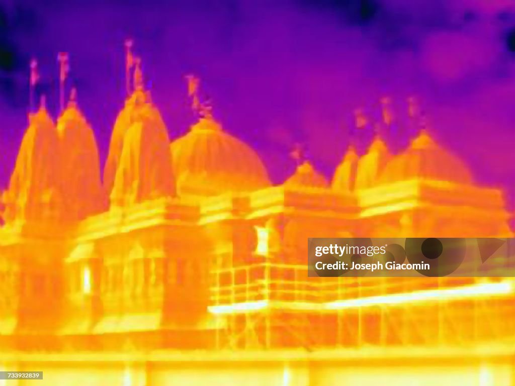 Thermal image of BAPS Shri Swaminarayan Mandir, Neasden, London