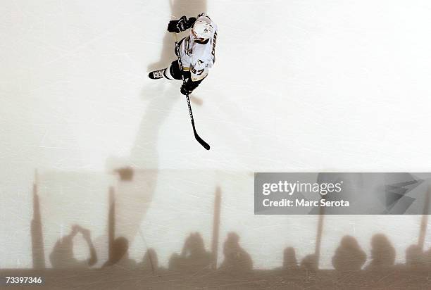 Center Sidney Crosby of the Pittsburgh Penguins warms up prior to taking on the Florida Panthers February 22, 2007 at the BankAtlantic Center in...