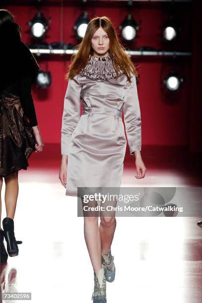 Model walks down the catwalk during the Daks fashion show as part of Milan Fashion Week Autumn/Winter 2007 on February 22, 2007 in Milan, Italy.