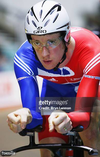 Bradley Wiggins of Great Britainprepares for the Men's Indiviual Pursuit at the UCI Track Cycling World Cup Classic at the Manchester Velodrome on...