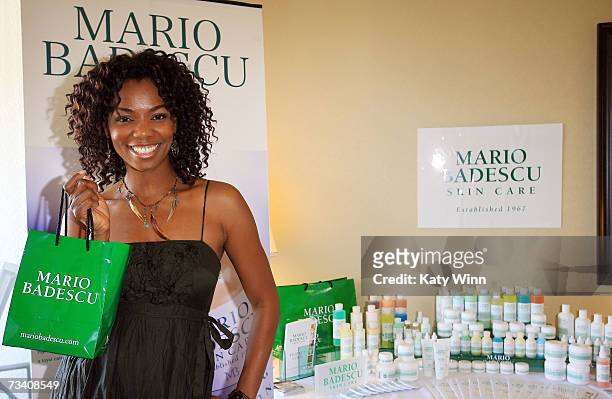 Vanessa L. Williams attends The Stuart Weitzman luxury suite showcasing an exclusive Oscar shoe collection; skin care products by Mario Badescu,...