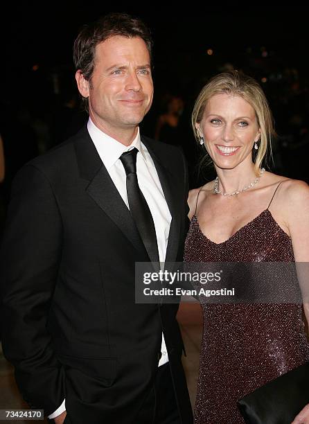 Actor Greg Kinnear and wife Helen Labdon arrive at the 2007 Vanity Fair Oscar Party at Mortons on February 25, 2007 in West Hollywood, California.