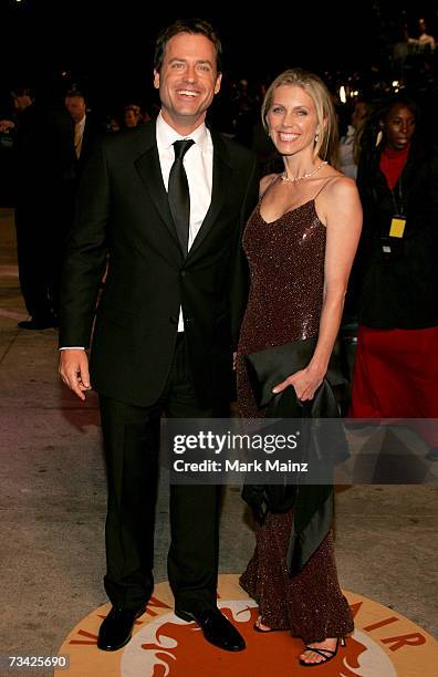 Actor Greg Kinnear and wife Helen Labdon arrive at the 2007 Vanity Fair Oscar Party at Mortons on February 25, 2007 in West Hollywood, California.