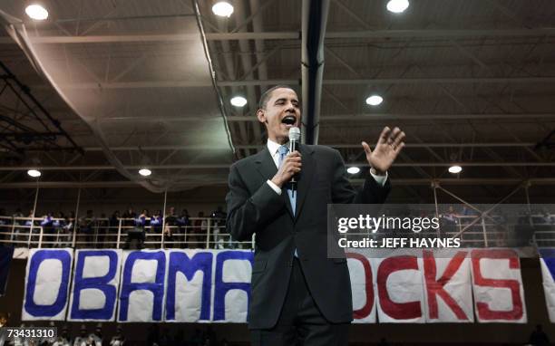 Highland Hills, UNITED STATES: Democratic presidential hopeful Senator Barack Obama, D-IL speaks to supporters during a rally 26 February 2007 at the...