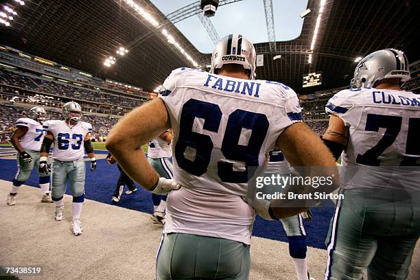 Dallas Cowboys lineman Jason Fabini warms up before a game against the Washington Redskins at Texas Stadium in Dallas, Texas on September 17, 2006....