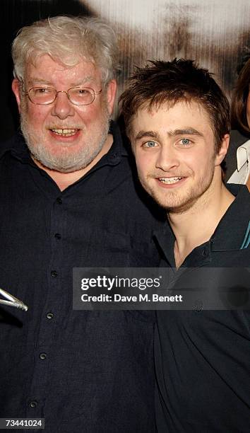 Actors Richard Griffiths and Daniel Radcliffe pose backstage at the press night of 'Equus', at the Gielgud Theatre on February 27, 2007 in London,...