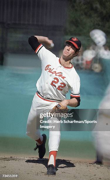 Jim Palmer of the Baltimore Orioles pitching to the Pittsburgh Pirates during the 1971 World Series in October 1971 in Baltimore, Maryland.