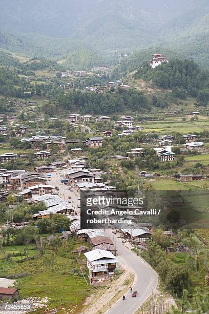 jankar, bumthang valley, bhutan, asia - bumthang fotografías e imágenes de stock