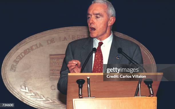 Barry R Macaffrey 116 General Barry Mccaffrey Stock Photos, High-Res Pictures, and Images ...