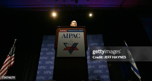 Chicago, UNITED STATES: Presidential hopeful Senator Barack Obama addresses the American Israel Public Affairs Committee forum on Foreign Policy 02...