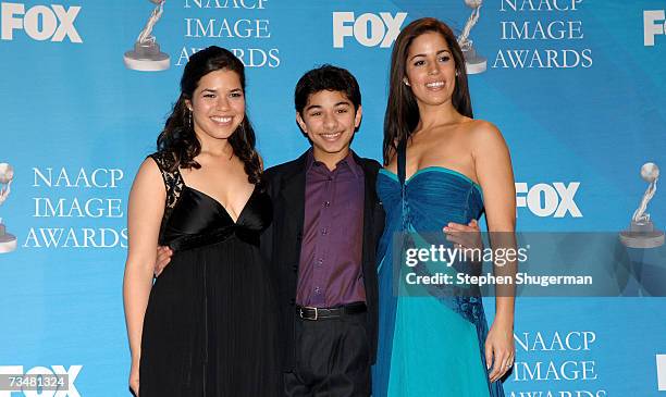 Actress America Ferrera, actor Mark Indelicato and actress Ana Ortiz pose with the "Outstanding Comedy Series" award for the show "Ugly Betty" in the...