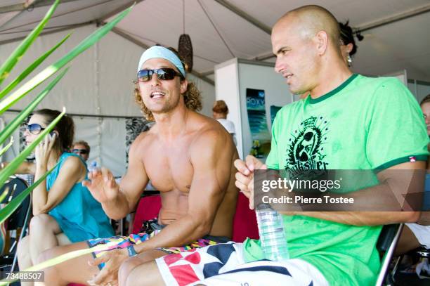 Actor Matthew McConaughey and eight times world surfing champion Kelly Slater attend the Quiksilver Pro March 4, 2007 at Snapper Rocks in Coolangatta...