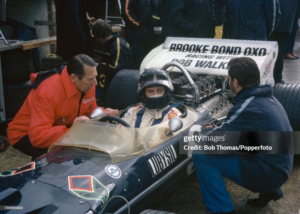 Rob Walkre Racing Rob Walker Racing Team owner, Rob Walker talks to British Formula One ...