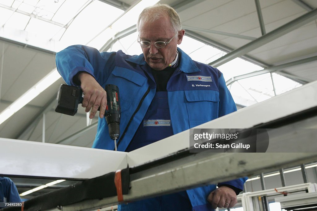 Guenter Verheugen Visits Window Factory