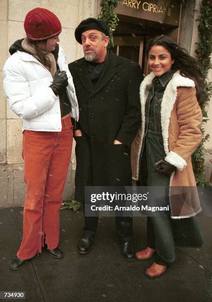 Dina Meyer, Billy Joel, and PatricIa Longo Dine in NYC Dina Meyer, Billy Joel, and PatricIa Longo Dine in NYC