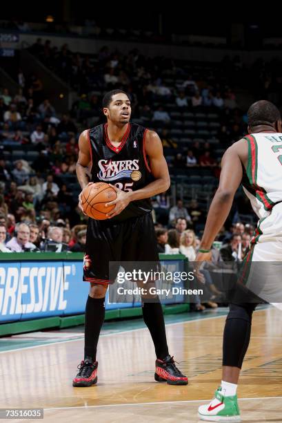 Rodney Carney of the Philadelphia 76ers looks to move the ball during the NBA game against the Milwaukee Bucks on February 24, 2007 at the Bradley...