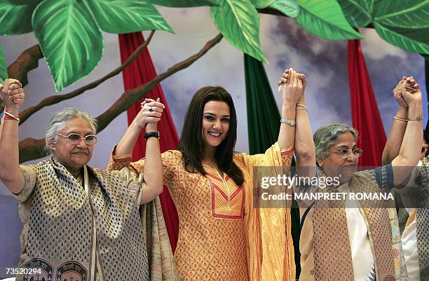 Chief Minister of Delhi Sheila Dixit Indian Actress and Godfrey Phillips Bravery Ambassador, Preity Zinta and Wife of Indian Prime Minister Gursharan...