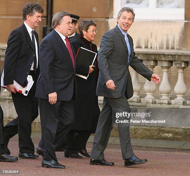 98 Tony Blair Hosts Weekly Cabinet Meeting Stock Photos, High-Res